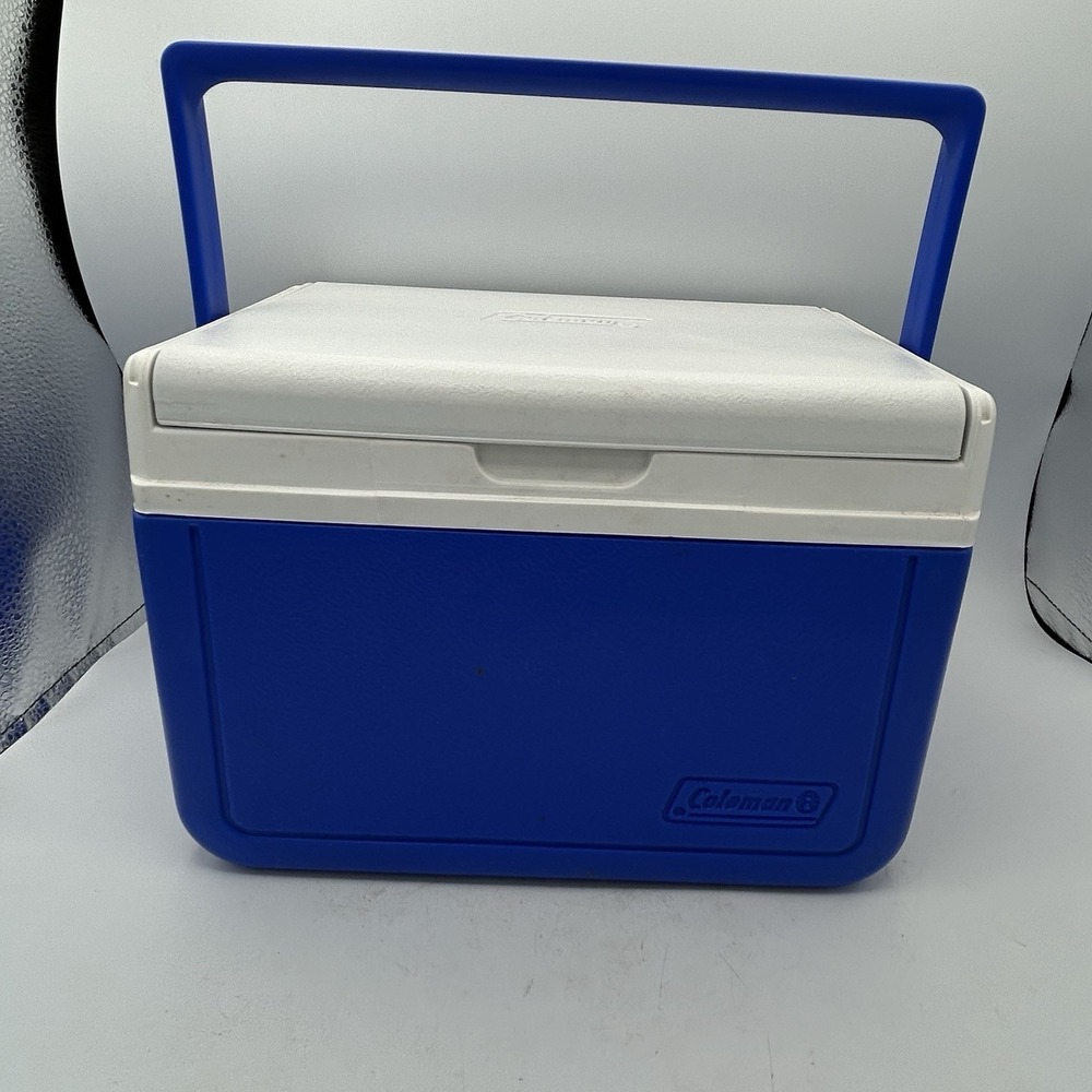 Vintage Coleman Cooler Model 5205 Blue and White 6 Can 5 Quart Personal USA 2001